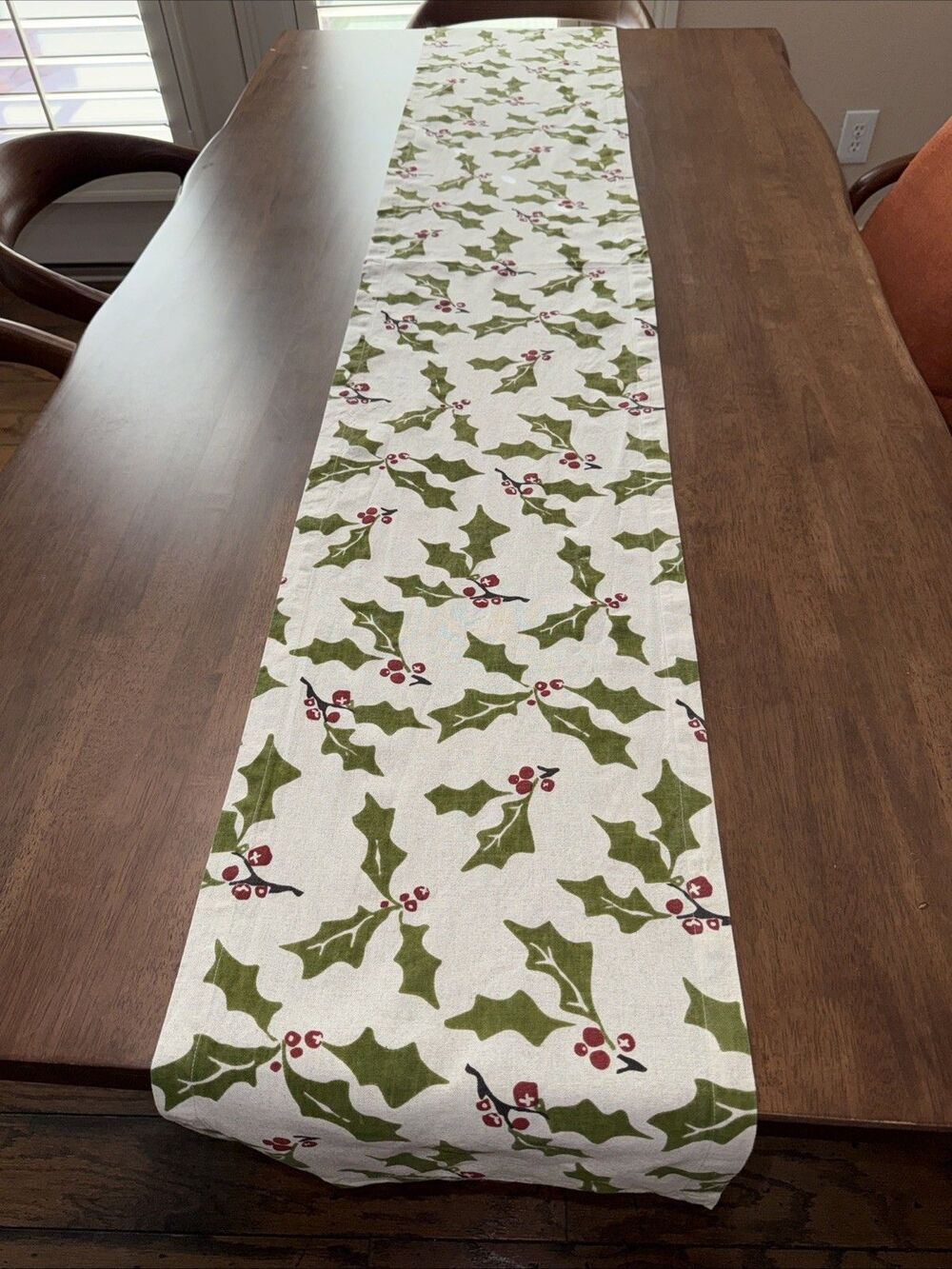 Crate & Barrel Holly Table Runner 14x90 Cotton Linen Christmas Holiday Berries
